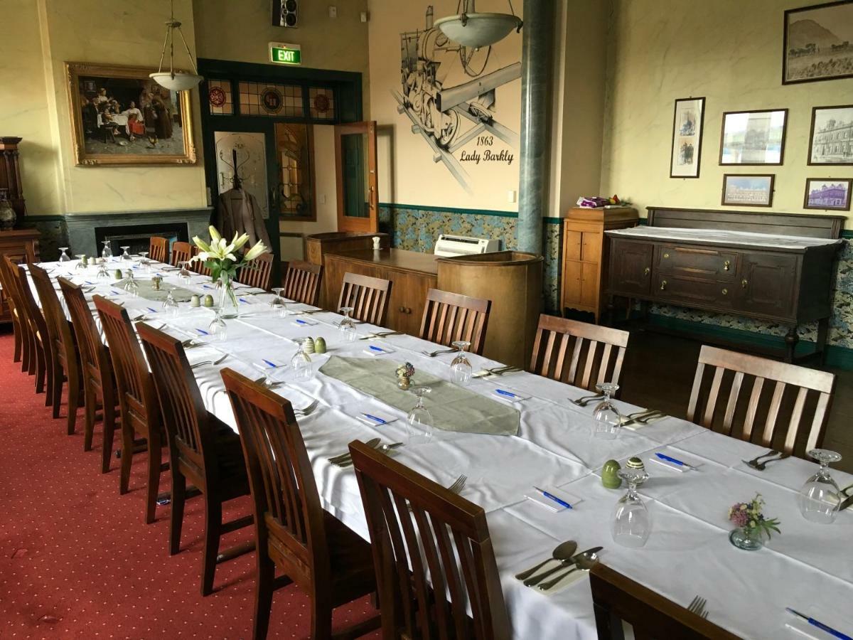 Victoria Railway Hotel Invercargill Esterno foto